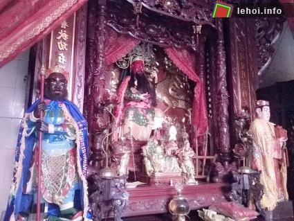 Tượng thờ Quan Công