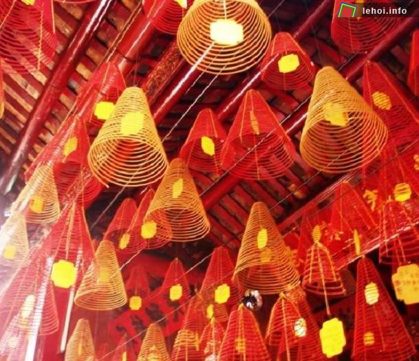Lễ Đấu đèn ở Chùa Ông tại Cần Thơ