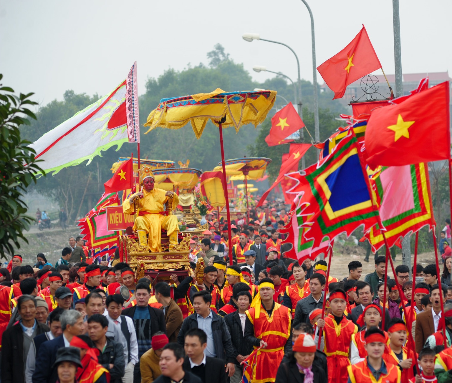 Lễ rước kiệu vua và kiệu chúa