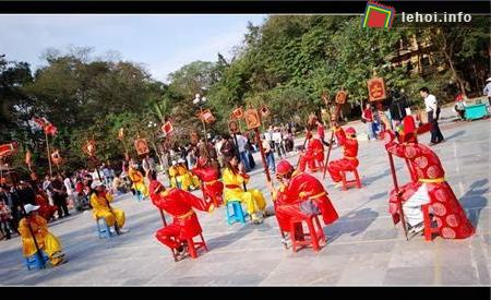 Lễ hội chùa Trăm Gian còn được gọi là lễ hội đánh cờ người