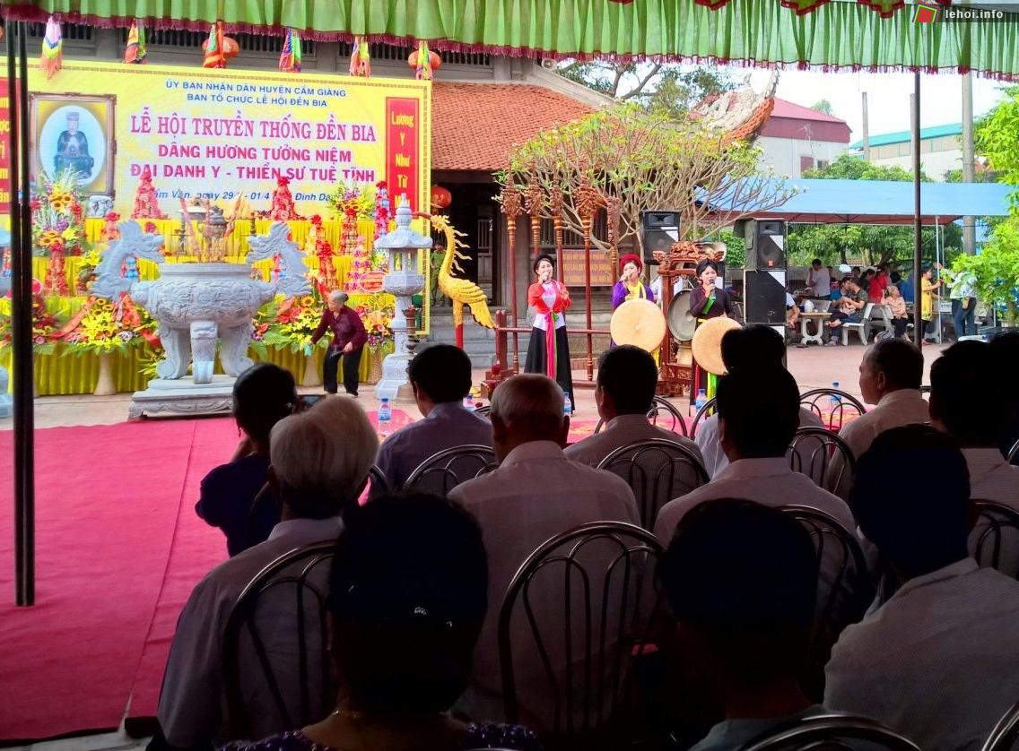 Khai hội đền Bia ở Hải Dương