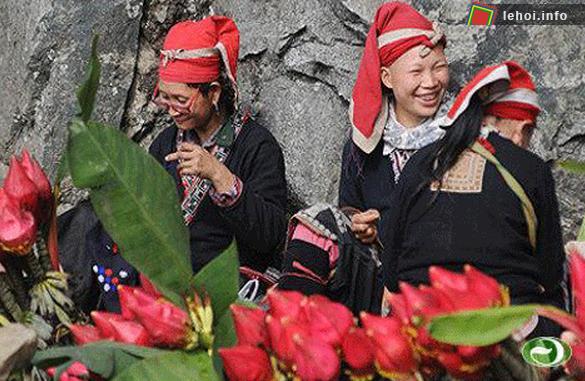 Đặc sắc lễ hội hoa chuối của người Xá Phó