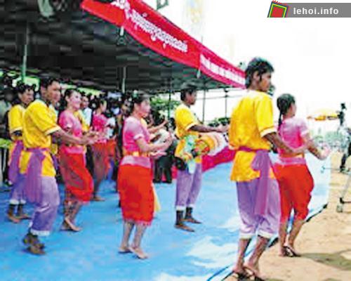 Lễ cúng phước biển của người Khmer