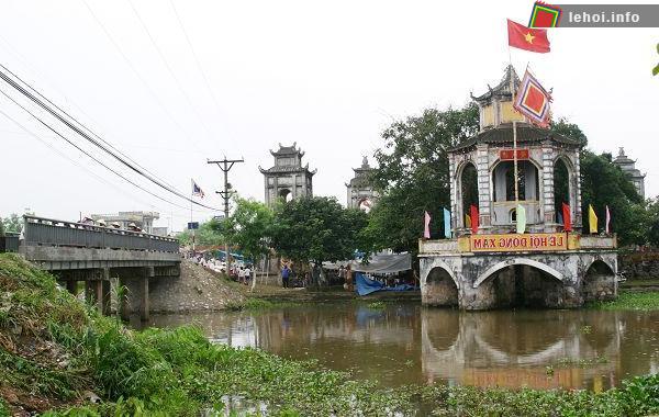 Di tích đền Đồng Xâm