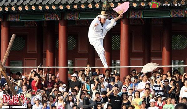 Một trong những trò chơi truyền thống trong lễ hội thu tịnh của người Hàn Quốc