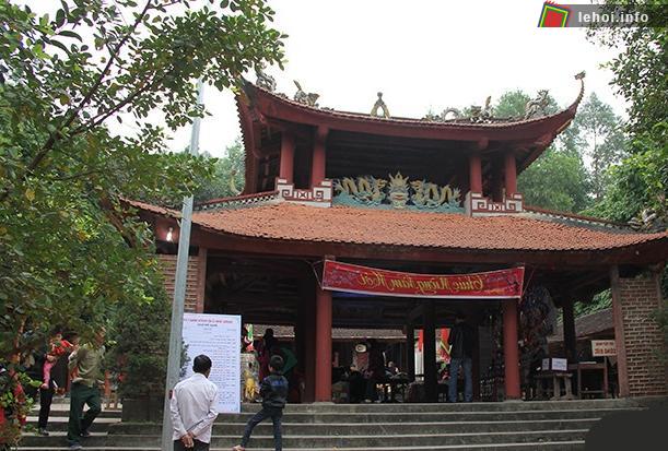 Tháng Giêng về Bắc Giang tham dự hội Y Sơn