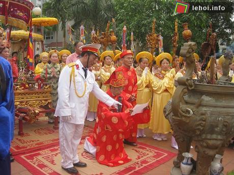 Lễ tế ở đình làng Đức Diễn