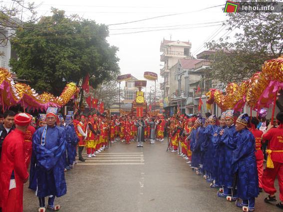 Lễ rước kiệu thánh của lễ hội đền Cậy tại Hải Dương