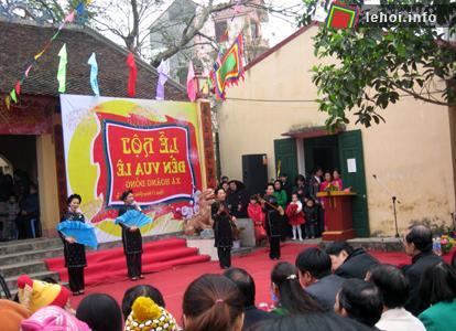 Quang cảnh Lễ Hội Đền Vua Lê