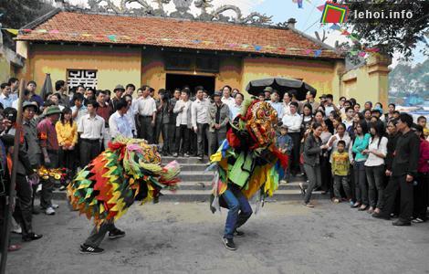 Múa sư tử trong Lễ hội Chùa Bắc Nga