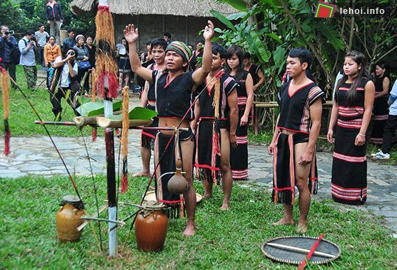 Một nghi thức trong lễ hội mừng lúa mới