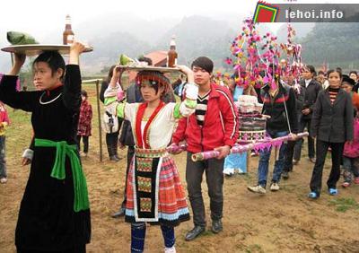 Một nghi thức trong lễ hội rước Đất, rước Nước của người Tày