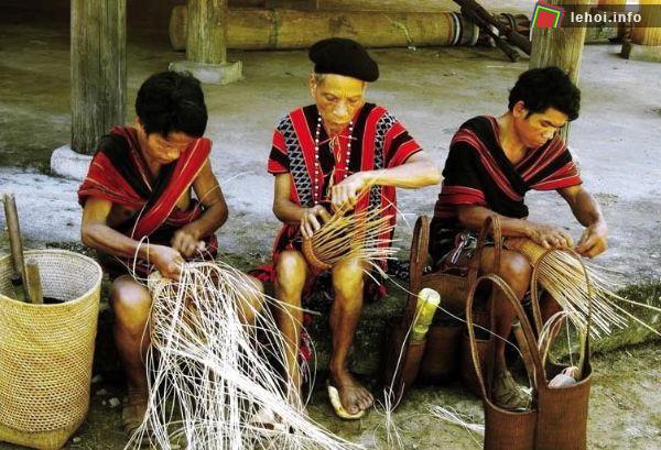 Lễ Pasưm của người Khơ Mú tại Nghệ An