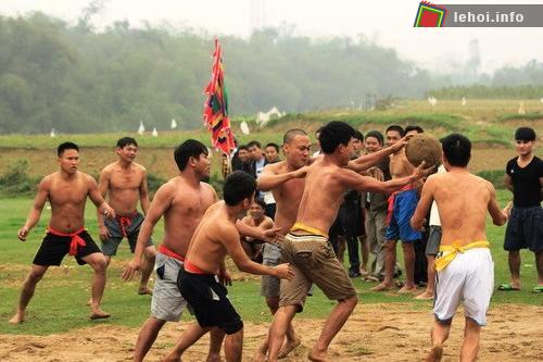 Cuộc tranh cướp Cù trong lễ hội