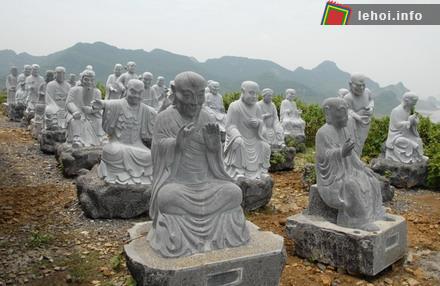 Tượng các vị La hán