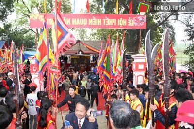 Hình ảnh chuẩn bị cho lễ hội cướp Phết