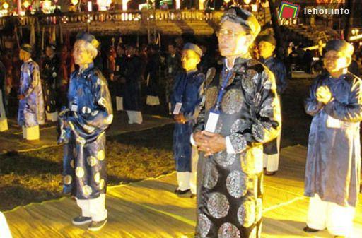 Lễ rước cung nghinh các bài vị Thành Hoàng về Tổ Ðình