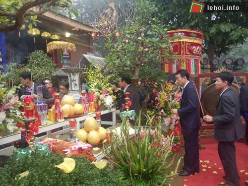 Tưng bừng lễ hội Đền Nưa