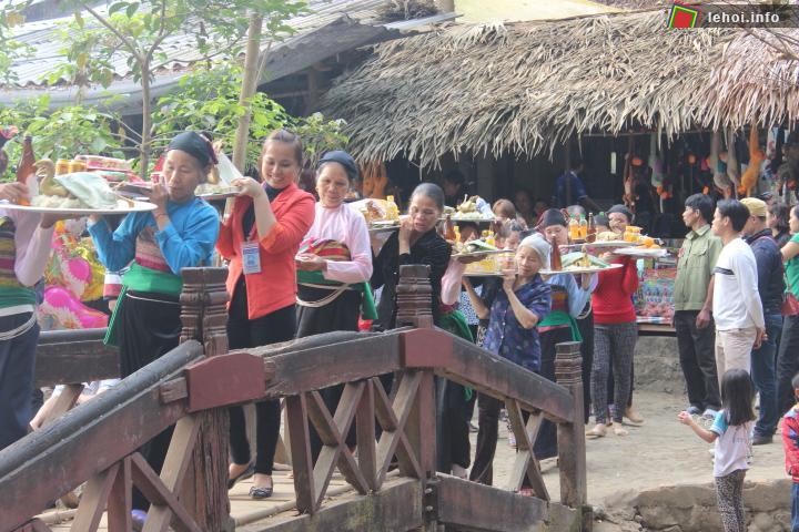 Đặc sắc lễ hội rước Cá Thần