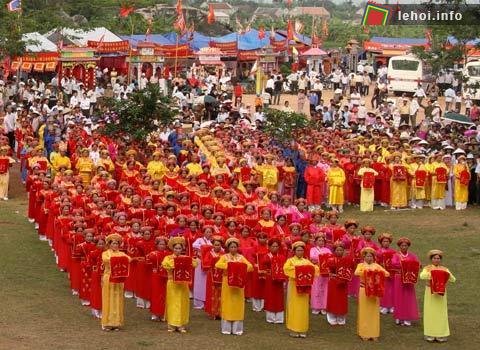 Tưng bừng lễ hội Mai An Tiêm