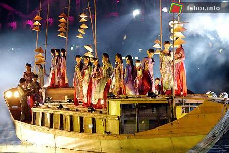 Một phần biểu diễn tại Festival Huế 2010