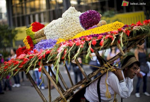Colombia: Náo nhiệt không khí lễ hội hoa truyền thống ảnh 2