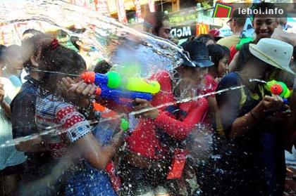 Rộn ràng tết Songkran ở Thái Lan ảnh 2