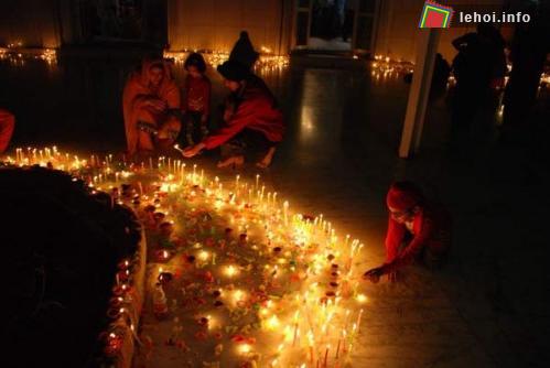 Lễ hội đốt quỷ ở Ấn Độ