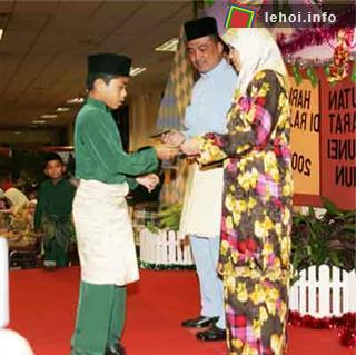 Lễ hội Hari Raya của người Malaysia Lễ hội Loy Krathong ở Thái