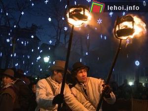Người dân tham gia lễ hội
