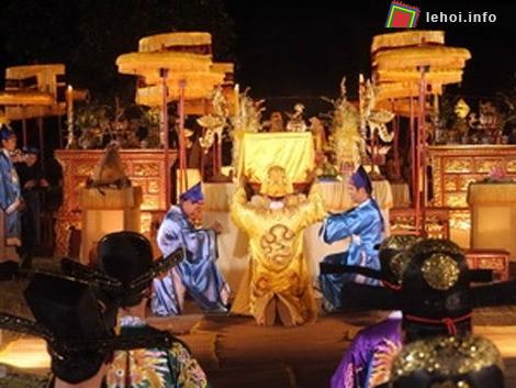 Vua tế bái