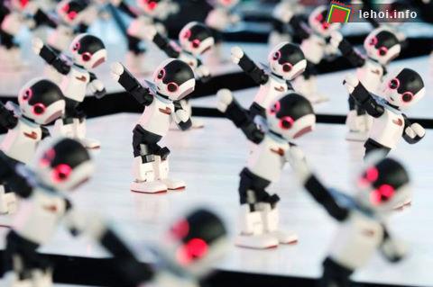 Robot múa hát theo điệu nhảy truyền thống Kpop