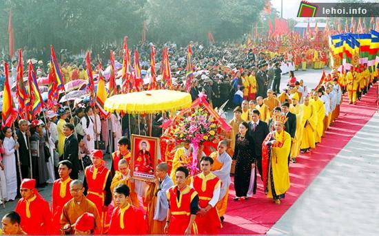 Nghi lễ rước tại lễ hội đền Ngũ Nhạc