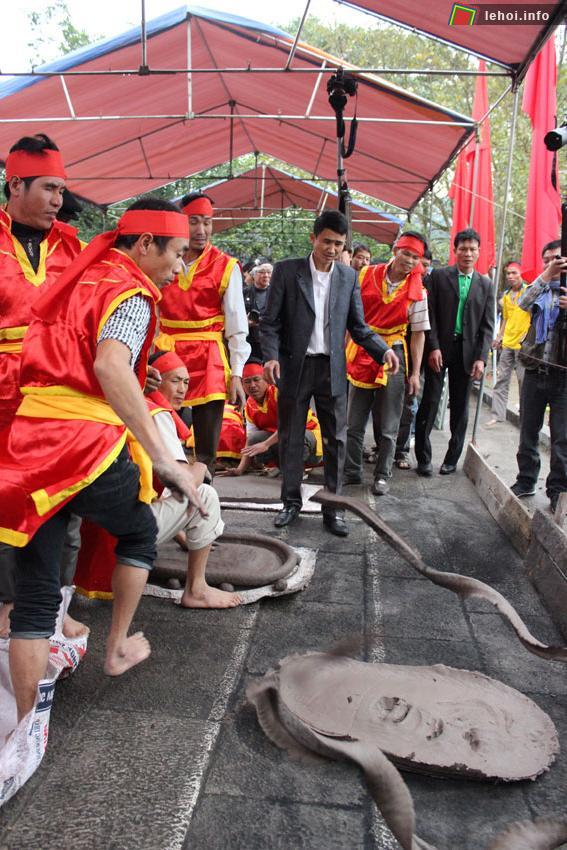 Màn gieo pháo tại