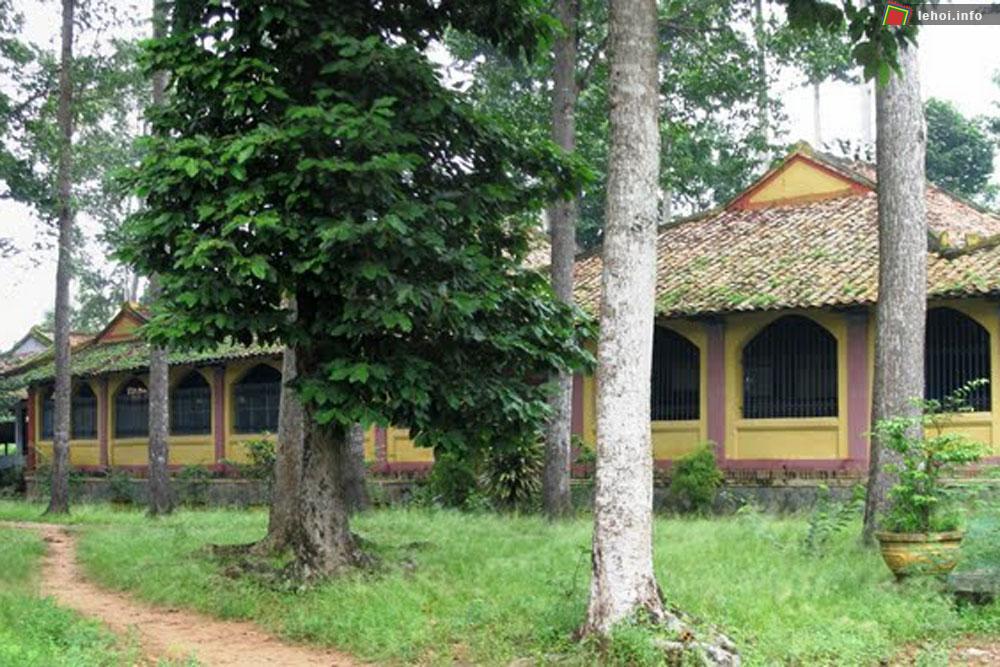 Đình Phú Lễ