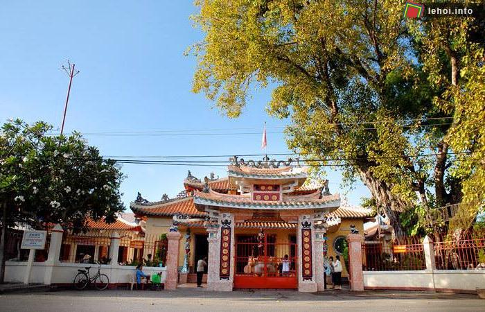 Hội đền Nguyễn Trung Trực là một trong những lễ hội lớn của An Giang mang tầm cỡ quốc gia
