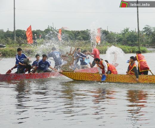 Lễ hội chùa Bạch Hào vẫn còn giữ được nhiều nghi thức truyền thống đặc sắc