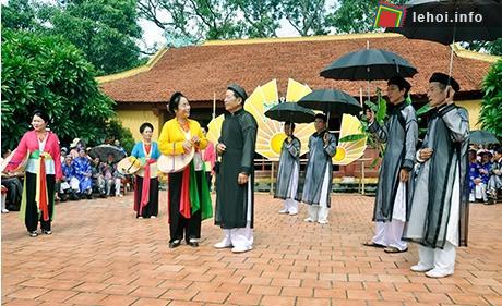 Nam nữ hát Đúm giao duyên trong ngày xuân