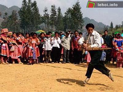 Lễ hội Gầu Tào thu hút đông đảo người dân tham gia