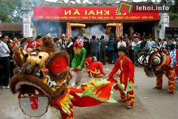 Màn múa Sư tử trong lễ khai ân