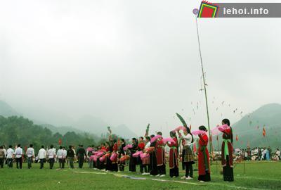 Phần Hội trong lễ hội Cầu mùa của người Tày