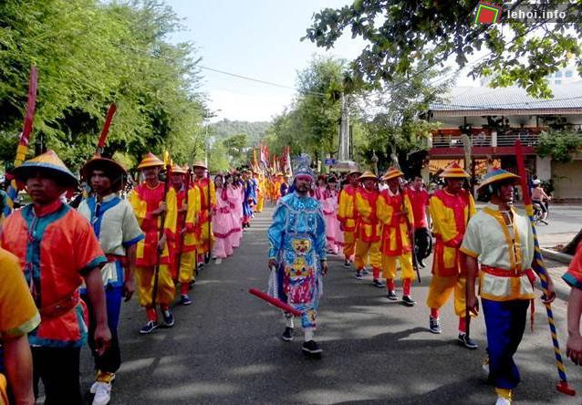 Lễ hội Nghinh Ông là một lễ hội phổ biến ở các vùng biển