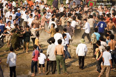 Hội Dồi Bòng tại Quảng Ngãi