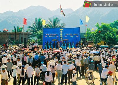 Nhộn nhịp trong lễ hội Rằm tháng ba Minh Hoá