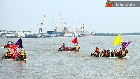 Bơi trải trong lễ hội