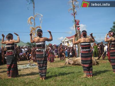 Lễ cầu mùa của dân tộc Tà Ôi