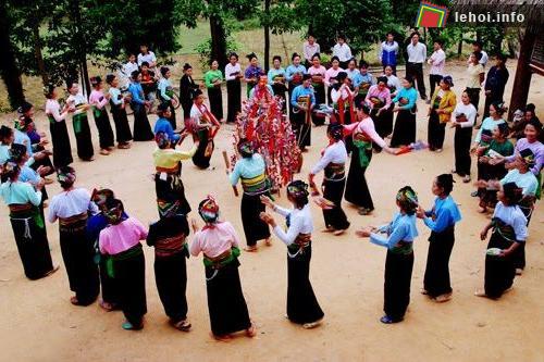 Đặc Sắc lễ hội Pôôn Pôông