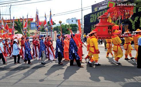 Tưng bừng lễ hội Kỳ Yên