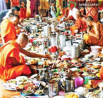 Về Trà Vinh tham dự tết Chôl Chnam Thmây