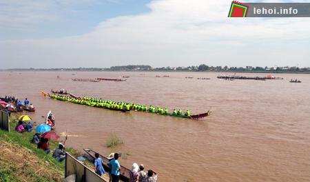 Mùa lễ hội 2013 đã chính thức được bắt đầu tại Lào